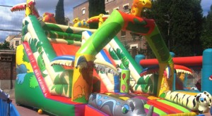 castillo_tobogan_zoo_01